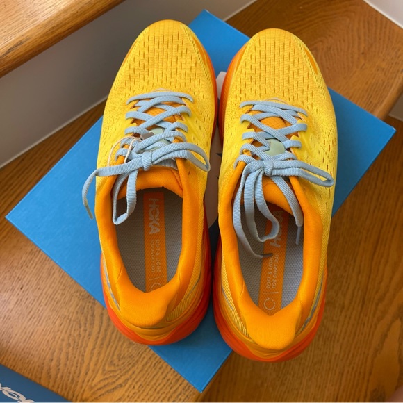 NWT Hoka Clifton 8 Yellow Hoka One One Men’s Running shoes — brand NEW - Picture 3 of 16